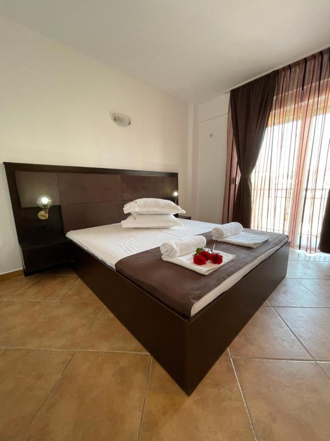 Hotel Ametist Casa Leului Năvodari Esterno foto