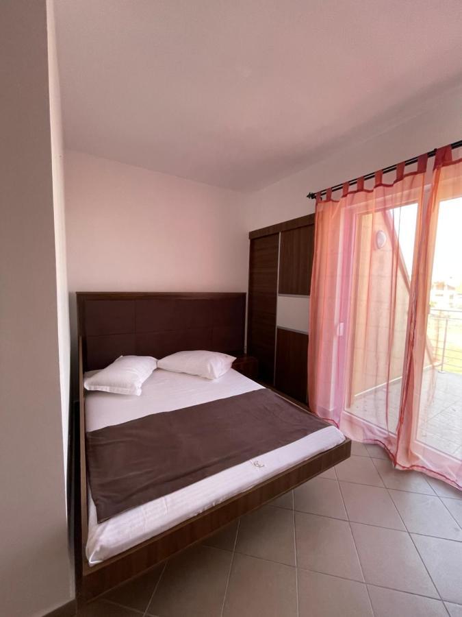 Hotel Ametist Casa Leului Năvodari Esterno foto