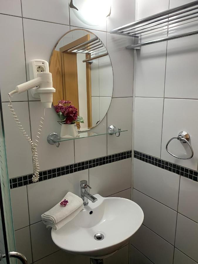 Hotel Ametist Casa Leului Năvodari Esterno foto