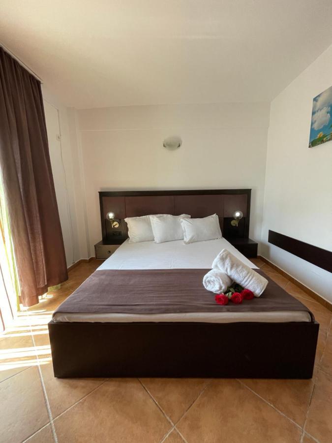 Hotel Ametist Casa Leului Năvodari Esterno foto