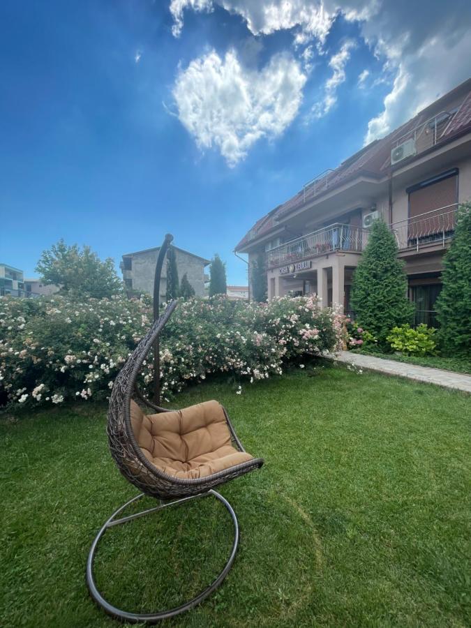 Hotel Ametist Casa Leului Năvodari Esterno foto