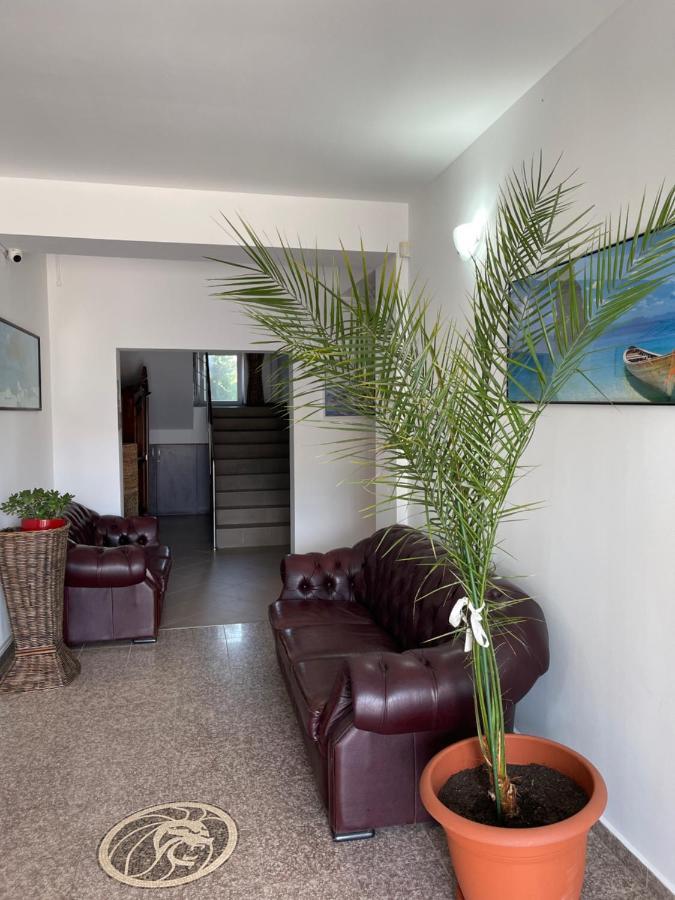 Hotel Ametist Casa Leului Năvodari Esterno foto